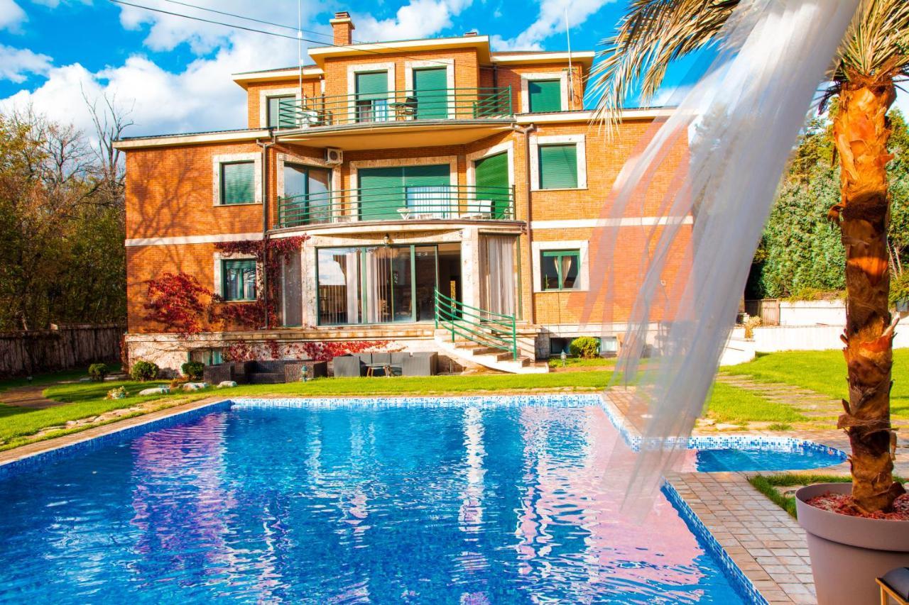 The Belgrade Hills Rooms And Suites Belgrado Exterior foto