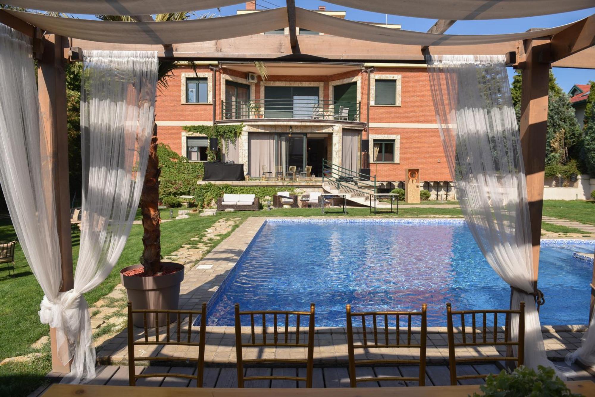The Belgrade Hills Rooms And Suites Belgrado Exterior foto
