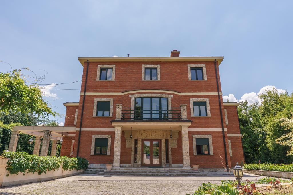 The Belgrade Hills Rooms And Suites Belgrado Exterior foto
