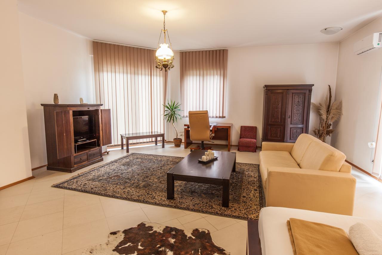 The Belgrade Hills Rooms And Suites Belgrado Exterior foto