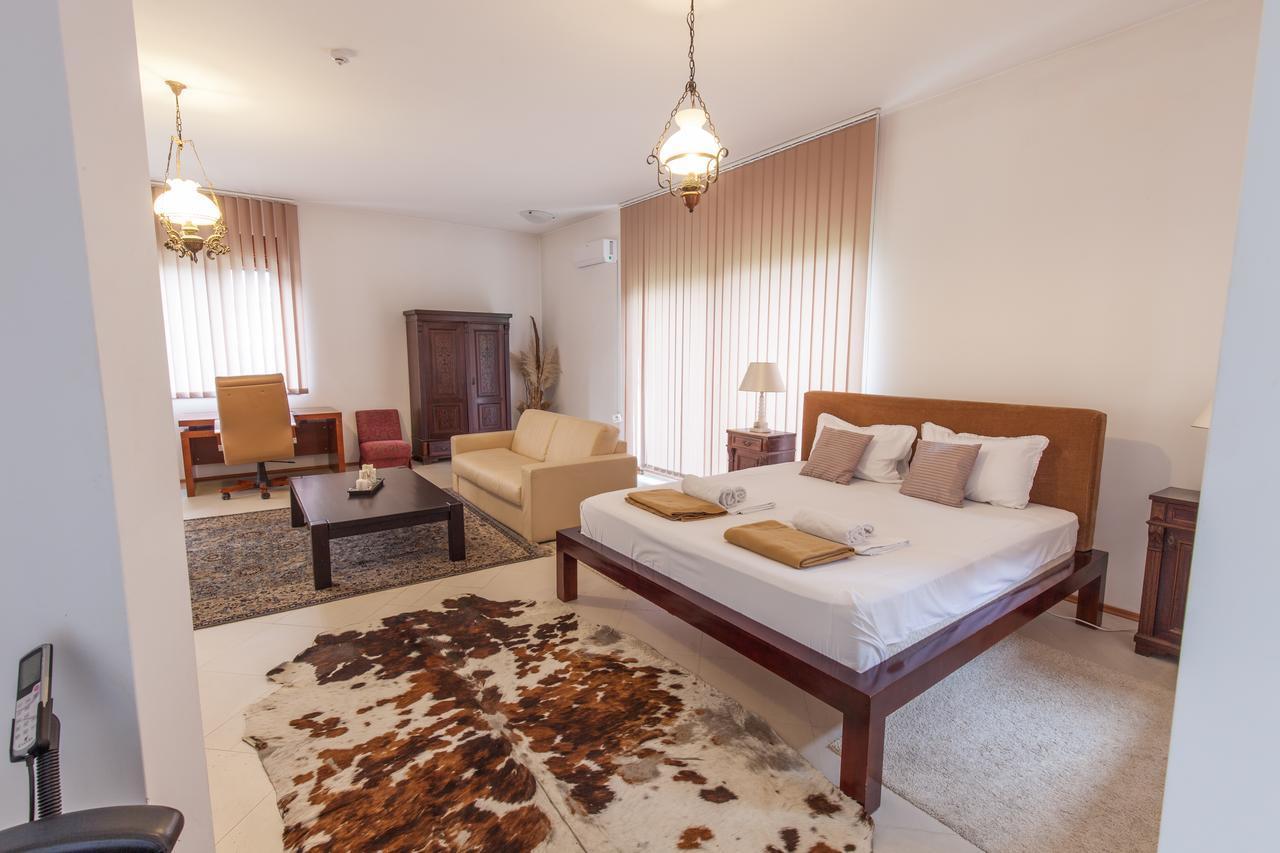 The Belgrade Hills Rooms And Suites Belgrado Exterior foto